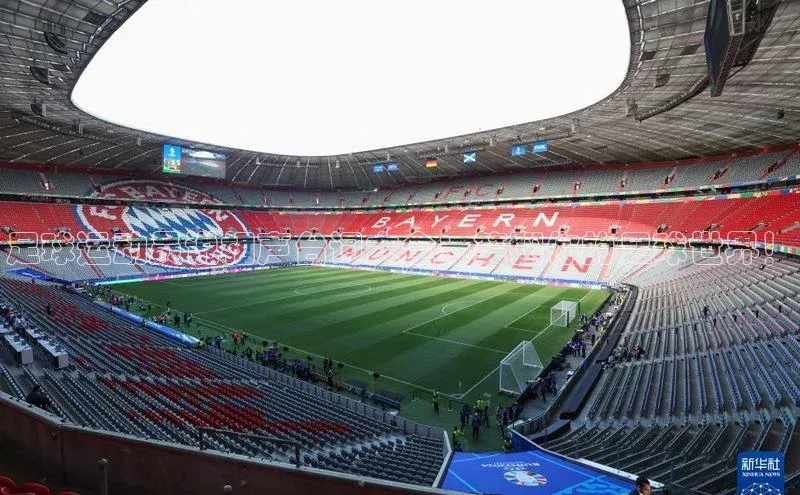 球盟体育下载app百度安全社区足球运动员说相声台词大全：笑翻你的足球世界！