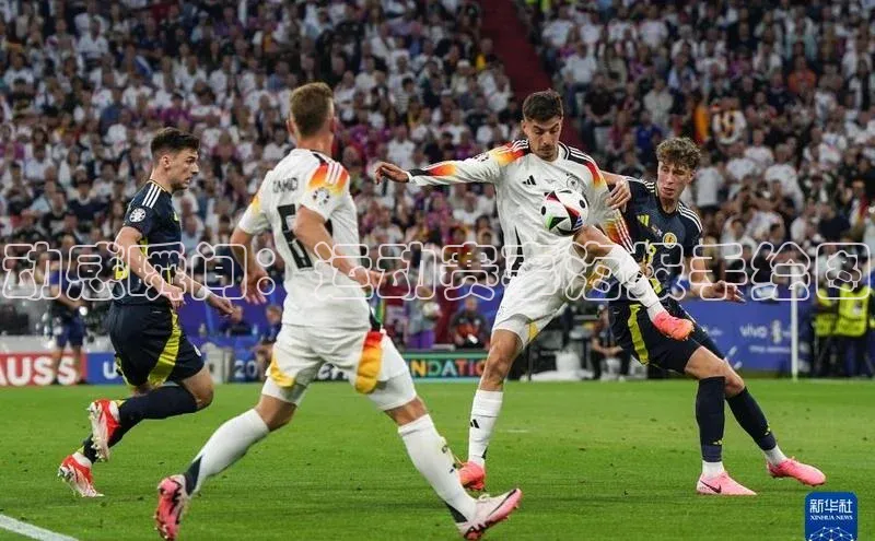 动感瞬间：运动赛事海报手绘图